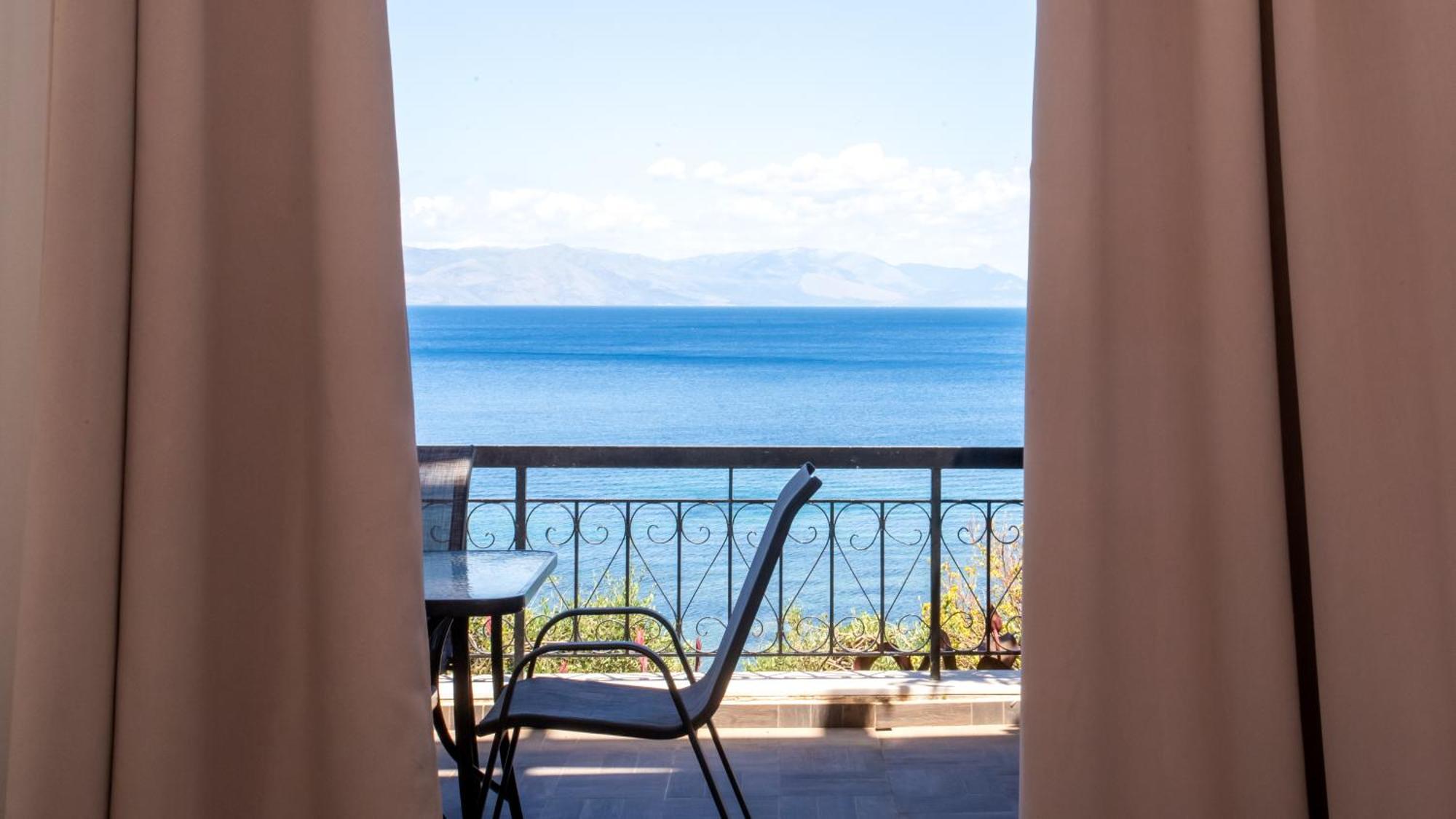 Ionian Kaizer Boutique Apartment Achilleion Bagian luar foto